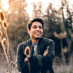 Liam O'Brien, barber specialising in beard sculpting and design